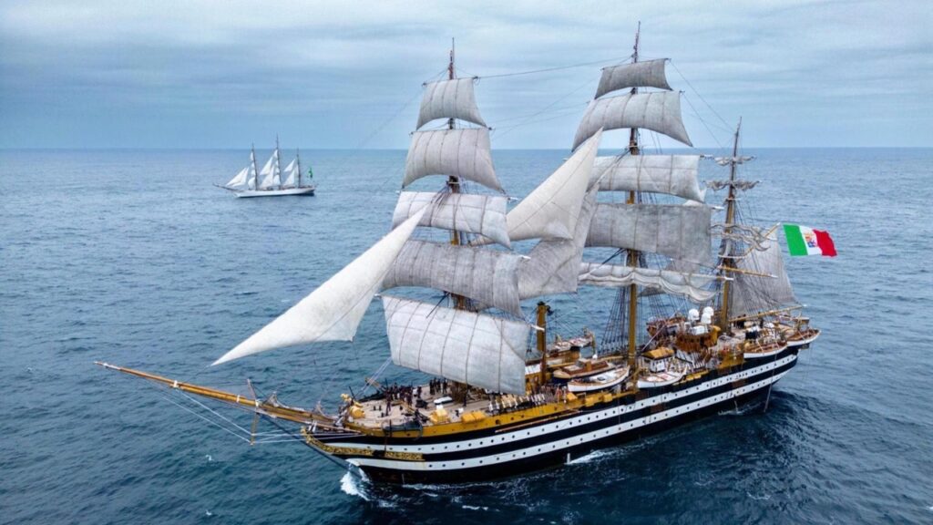 L’Amerigo Vespucci approda ad Ancona
